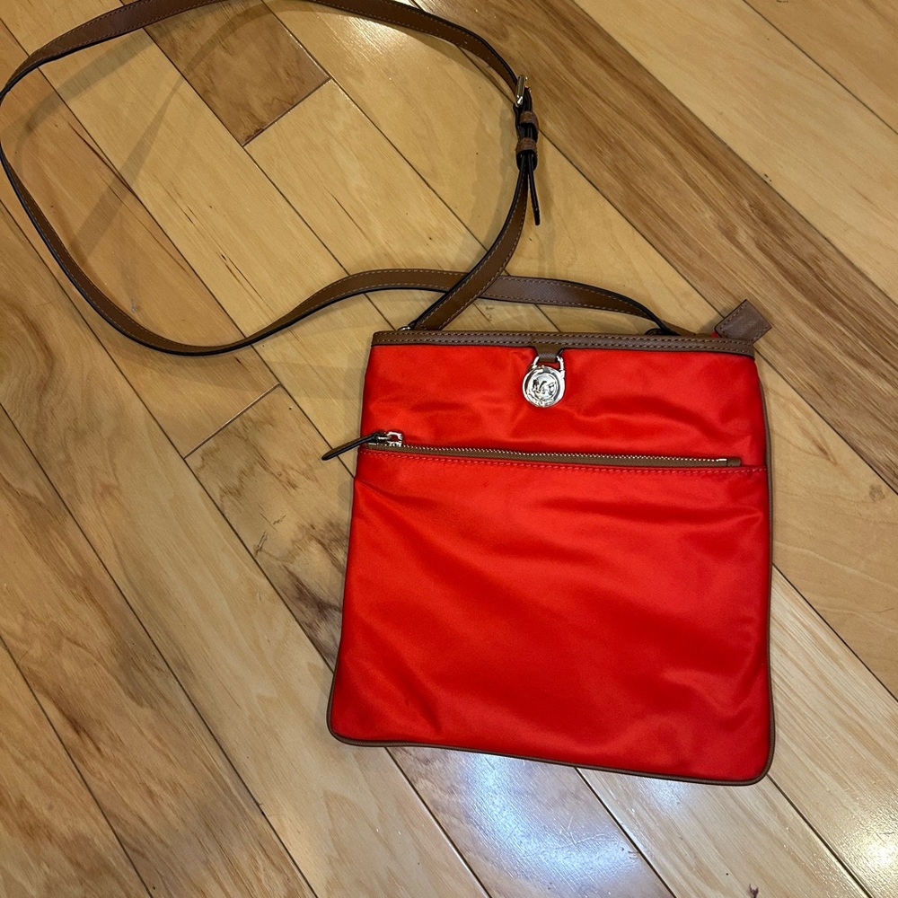 MICHAEL KORS Kempton Red Nylon Crossbody Bag Coral Reef Leather Trim Flat Messen